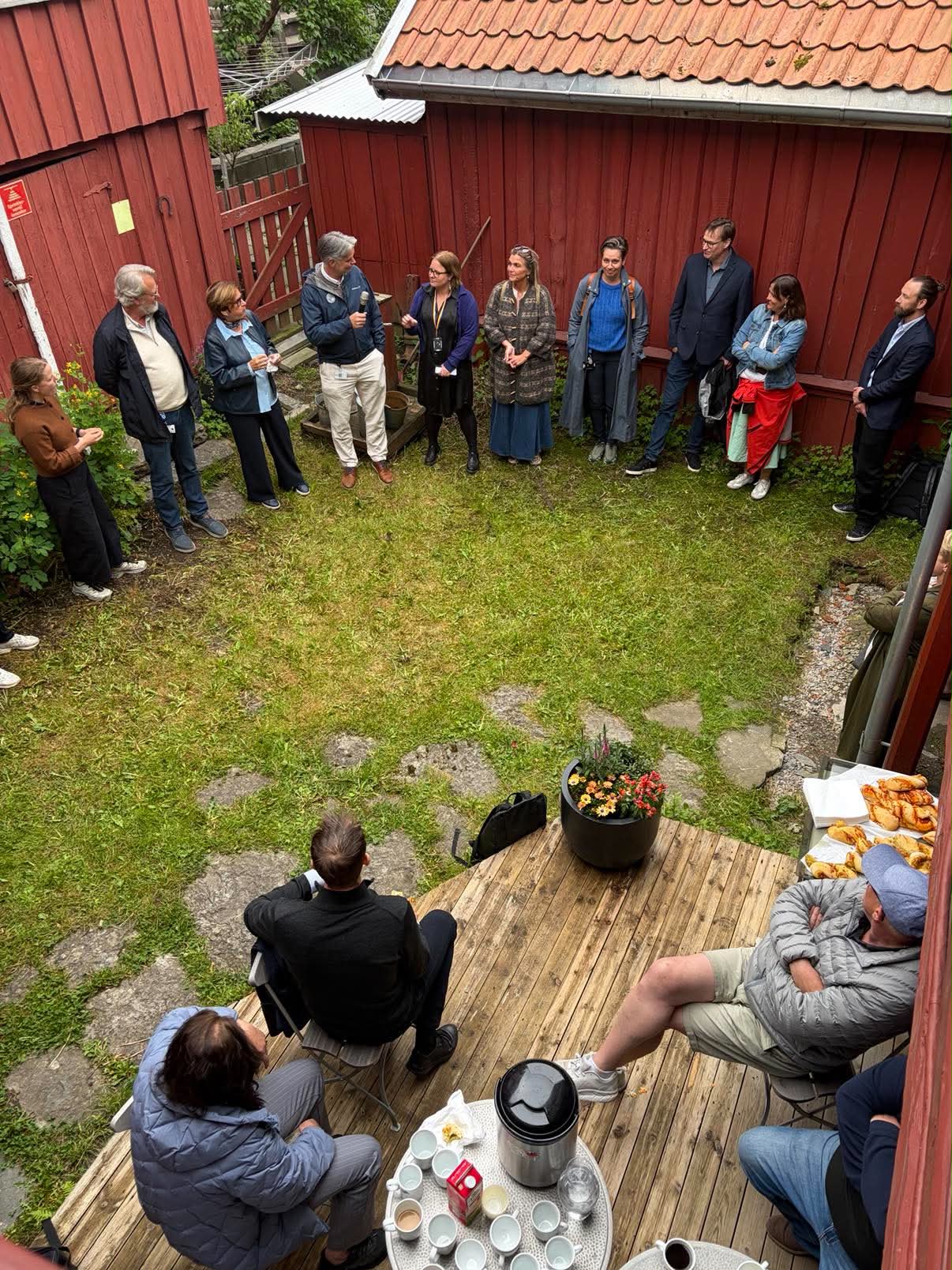 Samling ved Ibsengården.